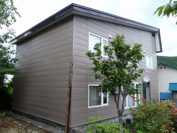 紋別郡遠軽町Ｓ様　外壁塗装、屋根塗装の事例紹介のサムネイル