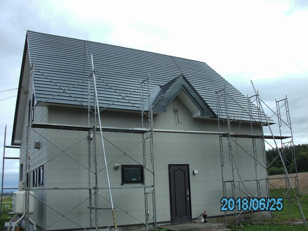 上川郡鷹栖町Ｆ様　外壁塗装、屋根塗装の事例紹介のサムネイル
