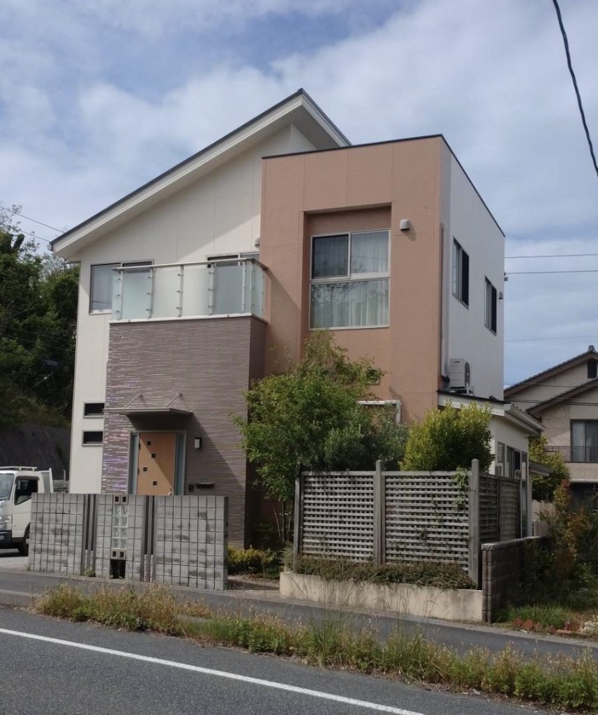 【外壁屋根塗装の事例紹介：鳥取県鳥取市】塩害から見事に修復　施工後